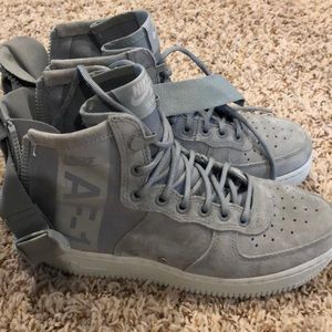 Air Force ones - size 6 women’s